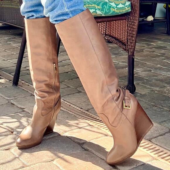 Coach Boots - Picture 1 of 6